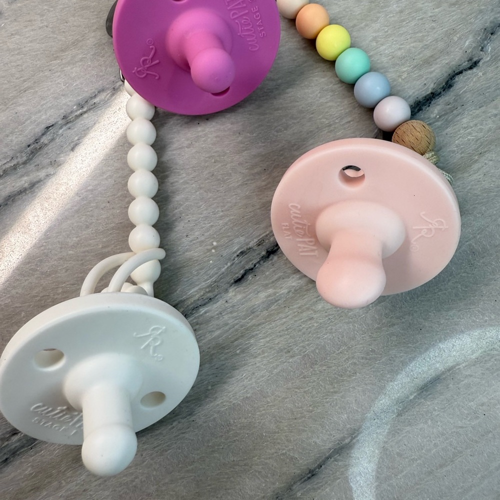 Ryan & Rose cutiepat Pacifier Set white pastel‎ rainbow clips Malibu pink htf